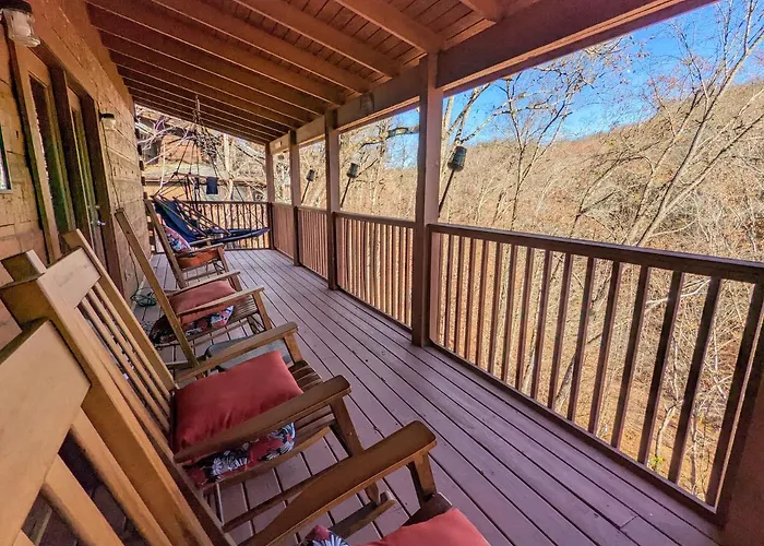 Firefly Hollow Cabin - Smoky Mountains - Soaky Mountain Water Park - Sevierville Convention Center